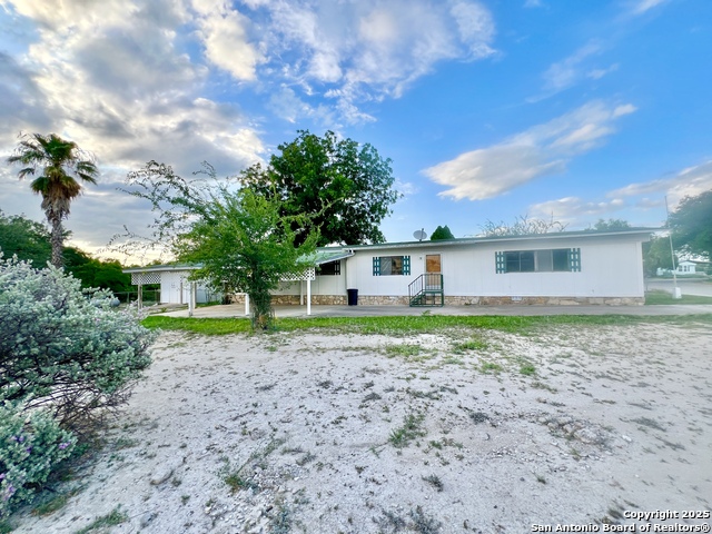 300 Bliss Circle, Brackettville, Texas image 4