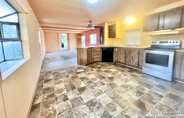 300 Bliss Circle, Brackettville, Texas image 9