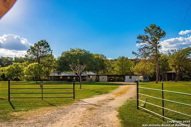710 Chipman Lane, Bandera, Texas image 2
