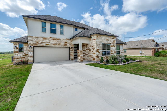 109 Willow Oak, Floresville, Texas image 2
