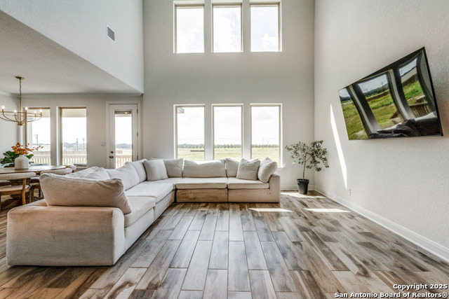 109 Willow Oak, Floresville, Texas image 4