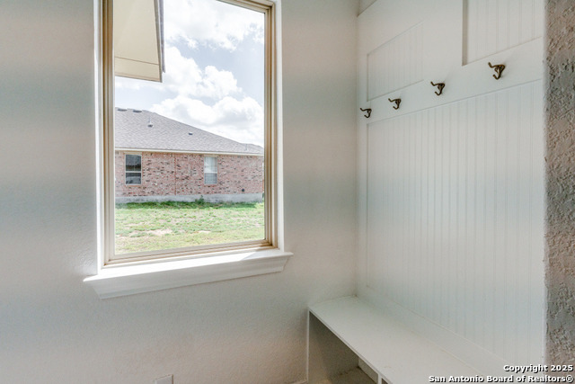 109 Willow Oak, Floresville, Texas image 9