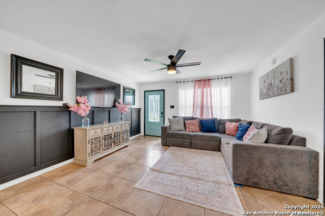 505 Olive St, Jourdanton, Texas image 7