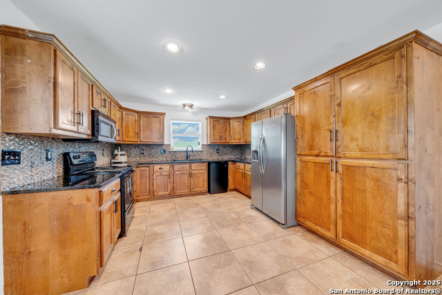 505 Olive St, Jourdanton, Texas image 9