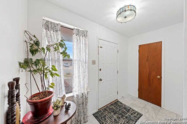152 N Stephanie Dr, Kerrville, Texas image 3