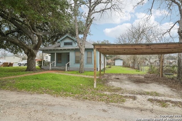 303 N 4th St, Kenedy, Texas image 3