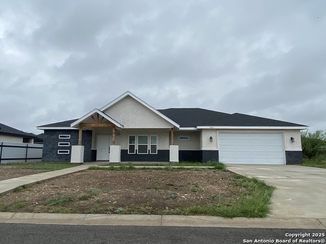 414 Pitaya Lane, Del Rio, Texas image 1