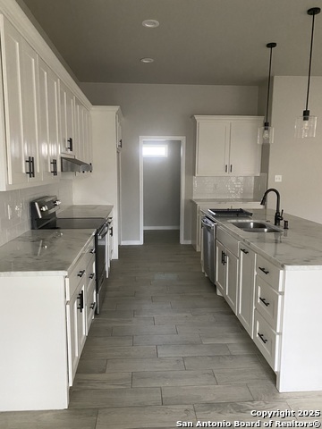 414 Pitaya Lane, Del Rio, Texas image 5