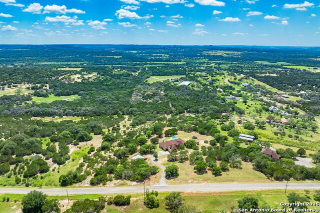 106 Mesquite Trail, Boerne, Texas image 3