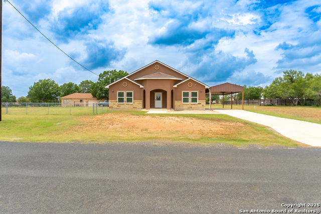 18687 Rolling Meadow, Lytle, Texas image 2