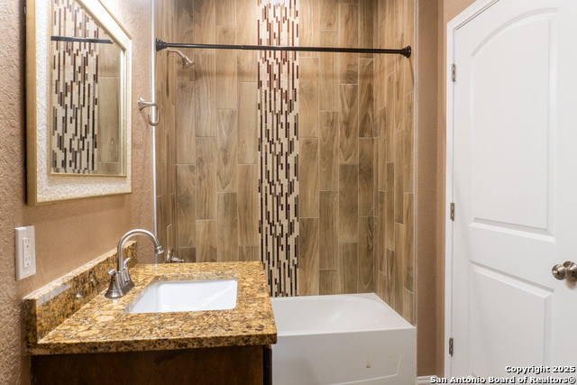 18687 Rolling Meadow, Lytle, Texas image 20