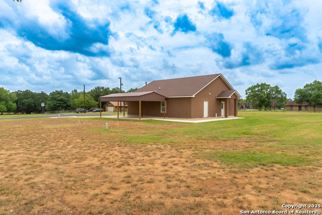 18687 Rolling Meadow, Lytle, Texas image 32