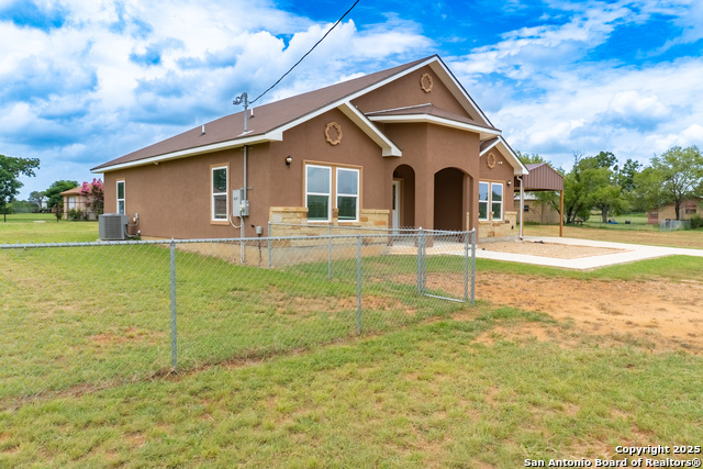18687 Rolling Meadow, Lytle, Texas image 4