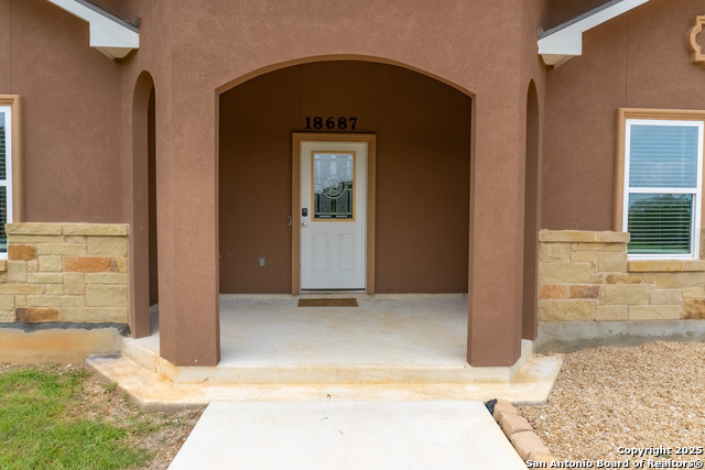 18687 Rolling Meadow, Lytle, Texas image 6