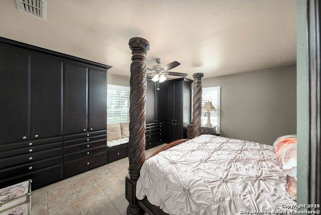 103 Misty Bend, Floresville, Texas image 18