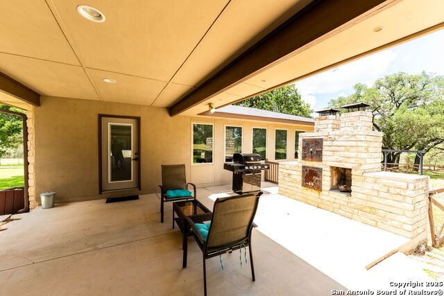 103 Misty Bend, Floresville, Texas image 32
