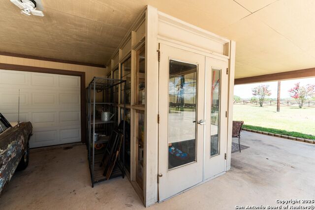 103 Misty Bend, Floresville, Texas image 34