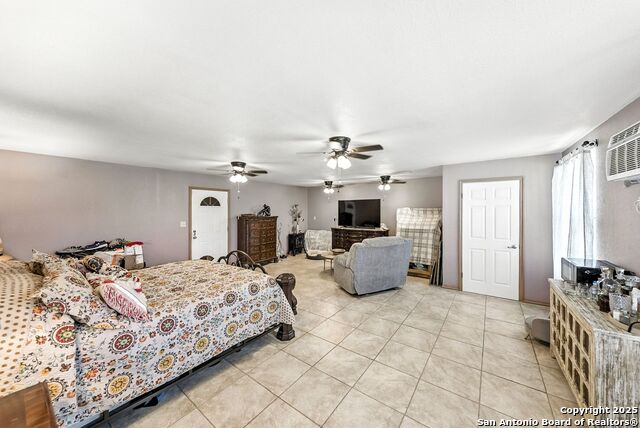 103 Misty Bend, Floresville, Texas image 36