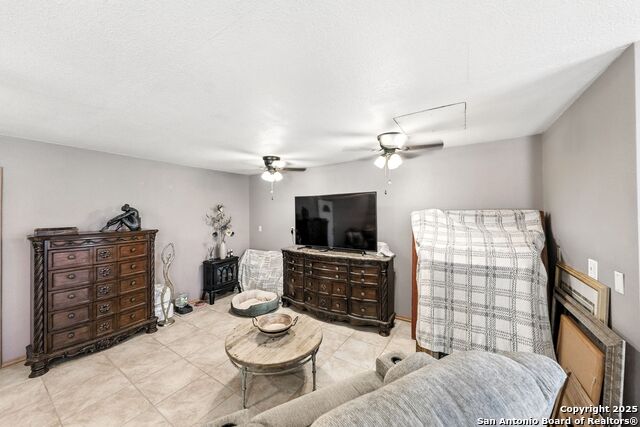 103 Misty Bend, Floresville, Texas image 37