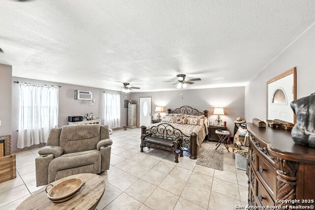 103 Misty Bend, Floresville, Texas image 38