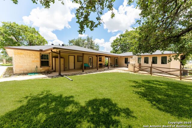 103 Misty Bend, Floresville, Texas image 41