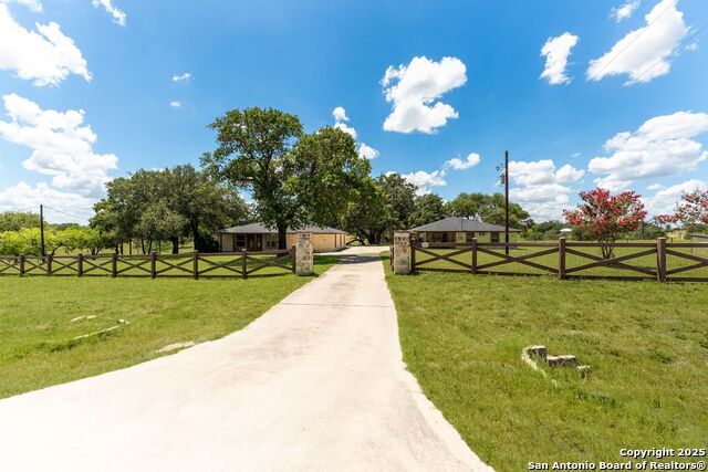 103 Misty Bend, Floresville, Texas image 45