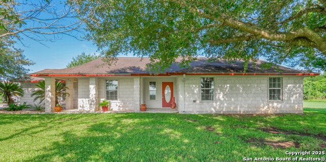 658 Lakeview Dr, Seguin, Texas image 1