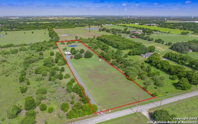 658 Lakeview Dr, Seguin, Texas image 2