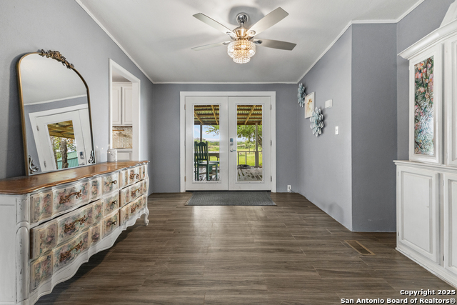 448 Patton, Somerset, Texas image 5