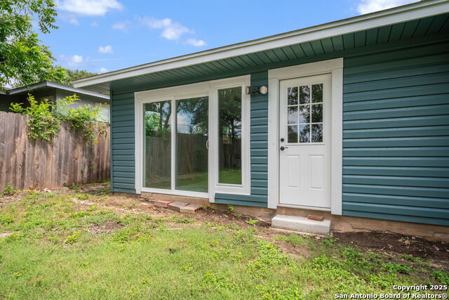 385 W Faust, New Braunfels, Texas image 26