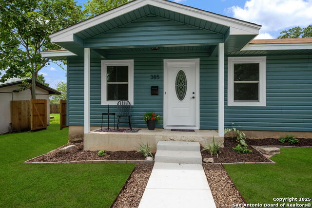 385 W Faust, New Braunfels, Texas image 3