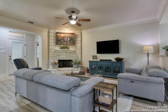 23235 Crest View Way, San Antonio, Texas image 5