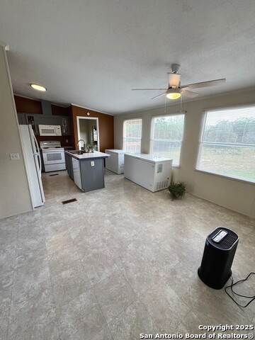 2491 Broad Oak, Bandera, Texas image 4