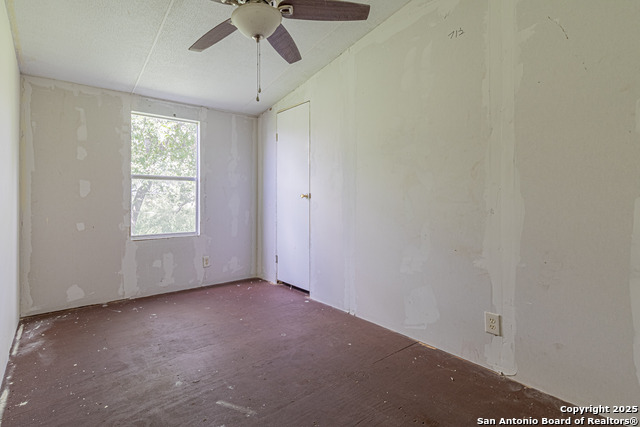 18065 County Road 163, Elmendorf, Texas image 20