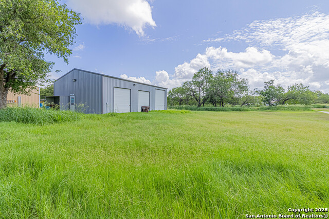 18065 County Road 163, Elmendorf, Texas image 27