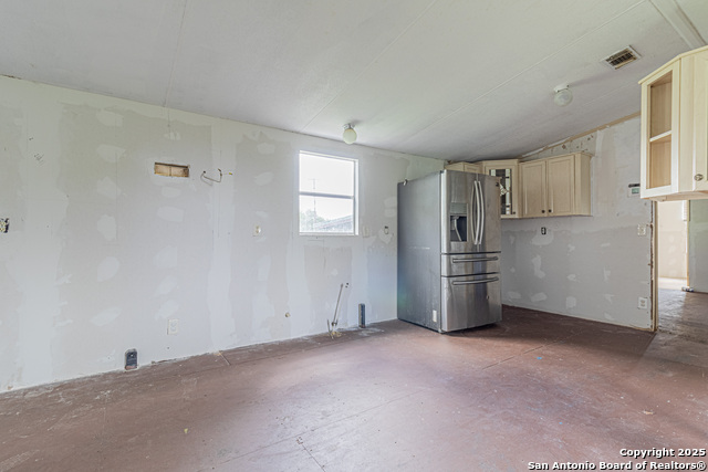 18065 County Road 163, Elmendorf, Texas image 9