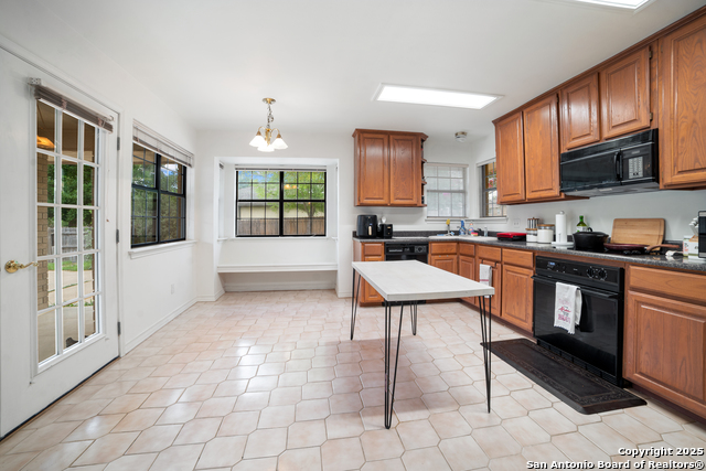337 Mack Hollimon, Kerrville, Texas image 7