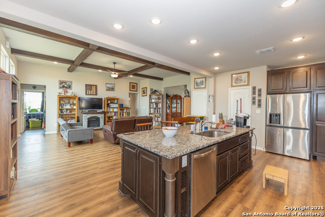 1141 S County Road 337, Charlotte, Texas image 5