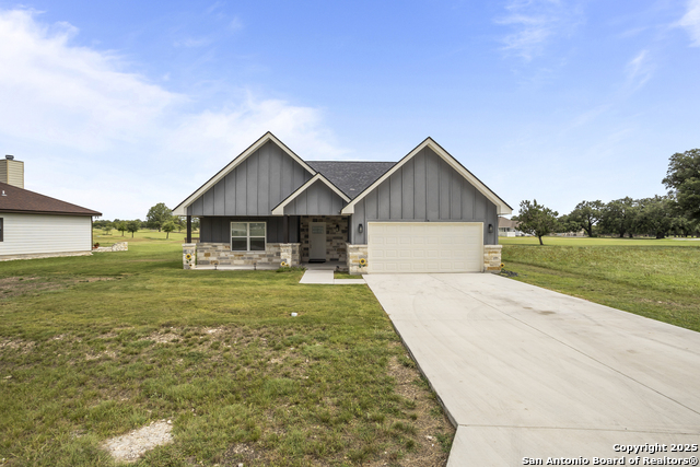 234 Tawny Oak, Bandera, Texas image 1
