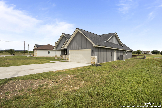 234 Tawny Oak, Bandera, Texas image 3
