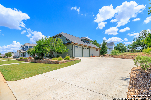 923 Hawthorn Lane, Fredericksburg, Texas image 4