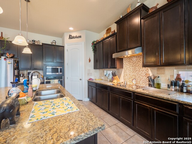 813 Sussex Cove, Cibolo, Texas image 14
