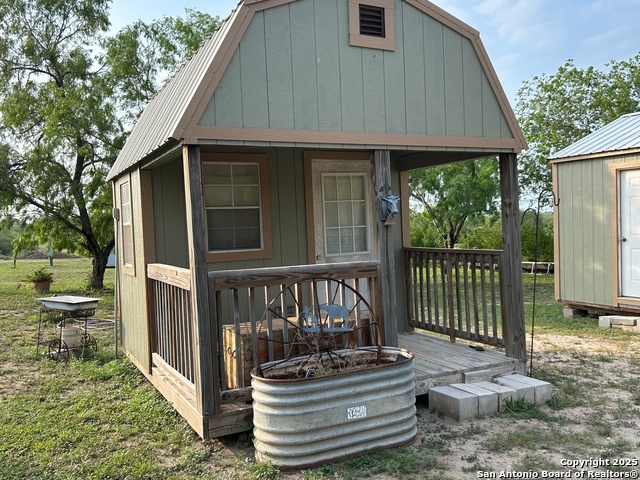 1616 Middle Road, George West, Texas image 5