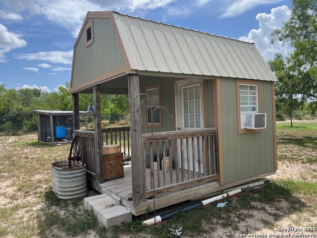 1616 Middle Road, George West, Texas image 6