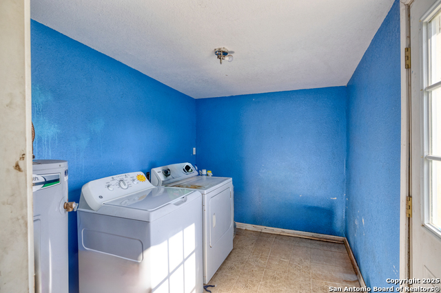 806 S Park St, Uvalde, Texas image 11