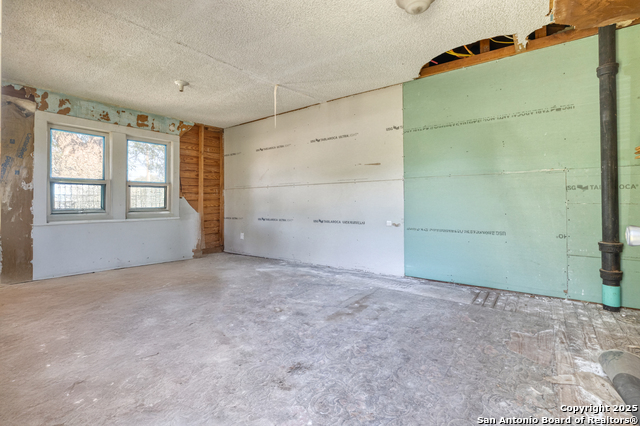 806 S Park St, Uvalde, Texas image 16