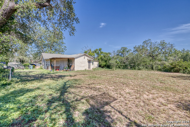 806 S Park St, Uvalde, Texas image 17