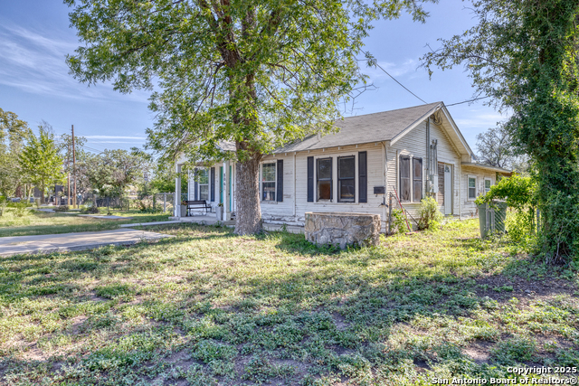 806 S Park St, Uvalde, Texas image 18