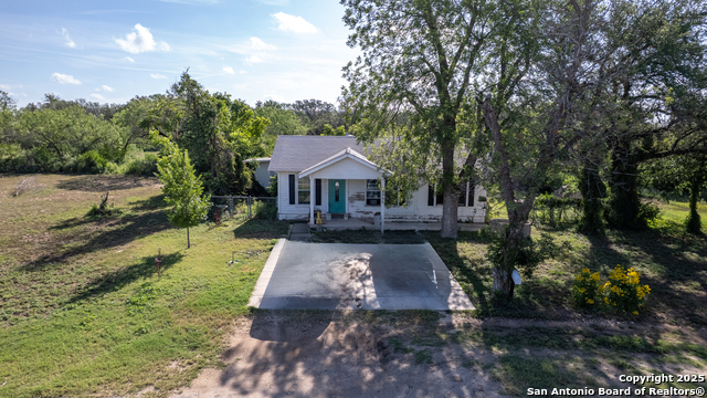 806 S Park St, Uvalde, Texas image 20