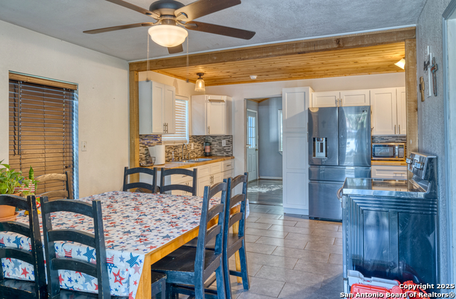 806 S Park St, Uvalde, Texas image 4